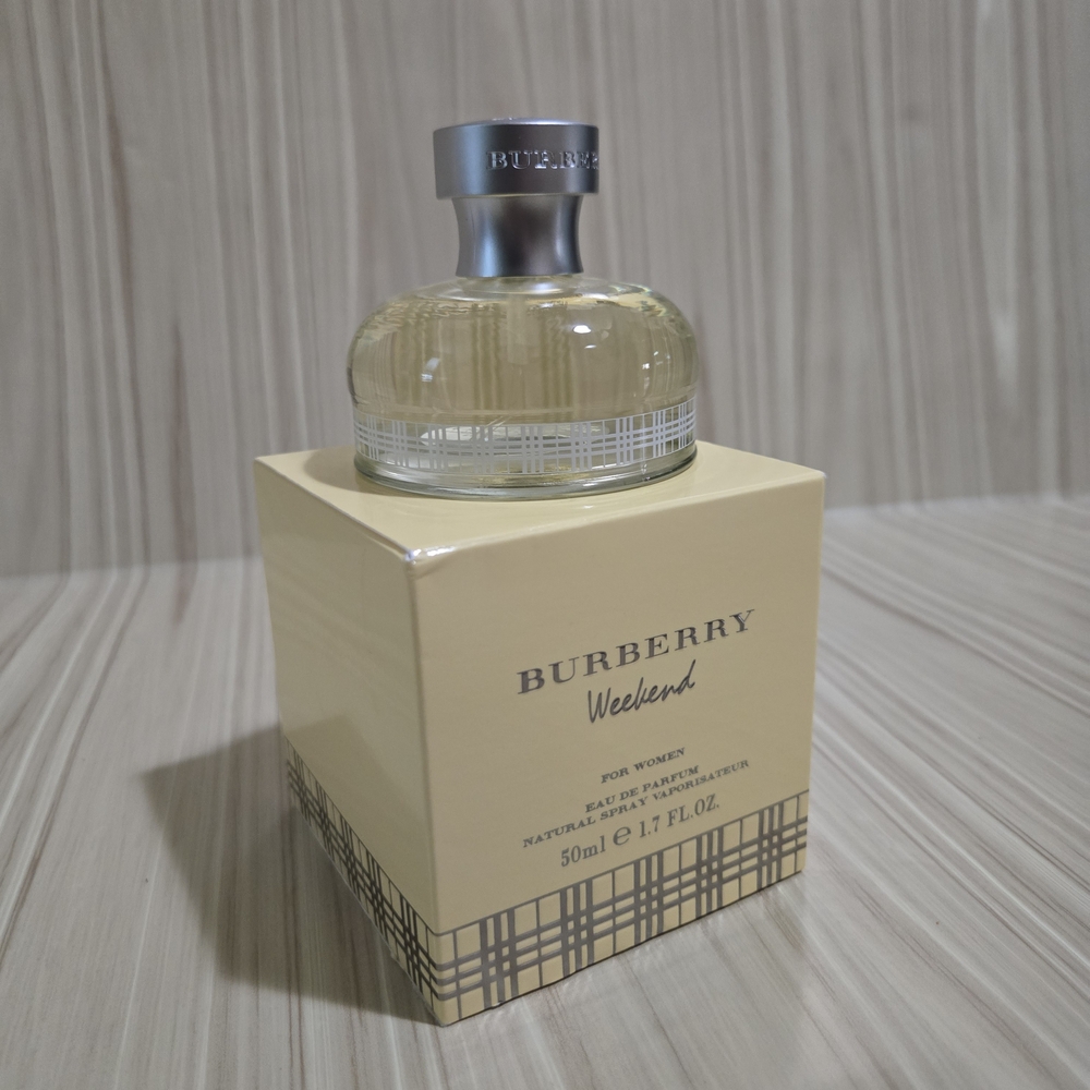 Burberry Weekend Eau de Parfum for Women - Cream and Silver